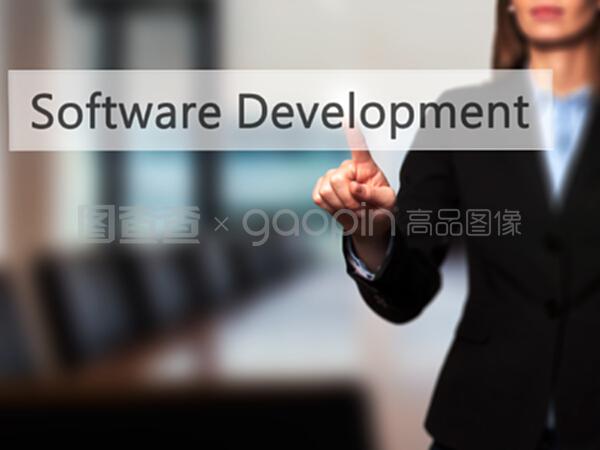 探索軟件開發新路徑 女商人按TOU按鈕，引領計算機軟件技術開發與銷售
